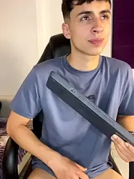 AdrianRinaldi webcam model stream image