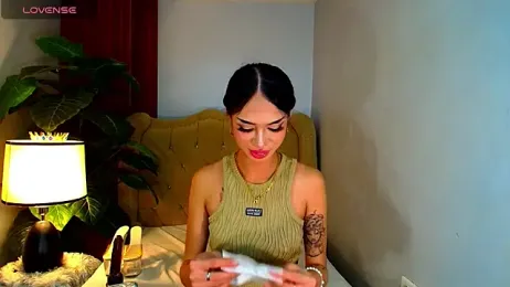 UrMassiveCockSabrinaOnTop webcam model stream image