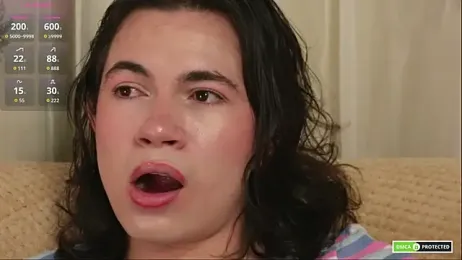 cute_erelis_ webcam model stream image