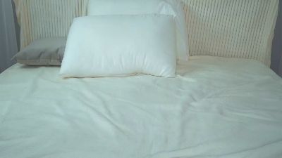 RowenaBunyard webcam model stream image