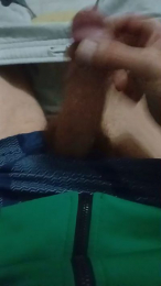 Poyon335 webcam cam4 model stream image