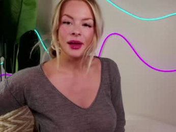 oliviaowens webcam model stream image