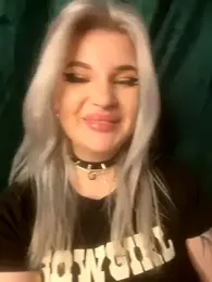 DriveThruDolls webcam model stream image