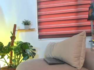 julieta-cooper webcam model stream image