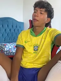 Leonarrrd_01 webcam model stream image