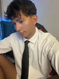 Leonarrrd_01 webcam stripchat model stream image