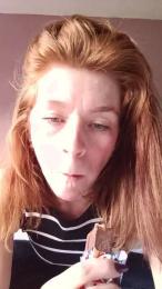 Housewife_Kirst webcam model stream image