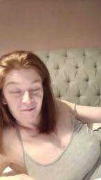 Housewife_Kirst webcam model stream image