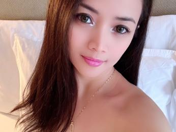 YasmienAtos webcam model stream image