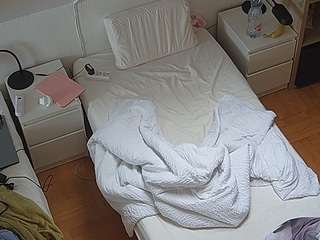 voyeurcam-julmodels-bed-7 webcam model stream image