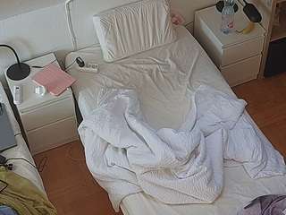 voyeurcam-julmodels-bed-7 webcam model stream image