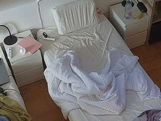 voyeurcam-julmodels-bed-7 webcam model stream image