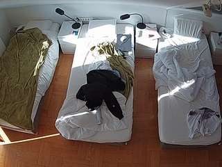 voyeurcam-julmodels-bed-7 webcam model stream image
