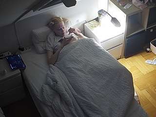 voyeurcam-julmodels-bed-7 webcam model stream image
