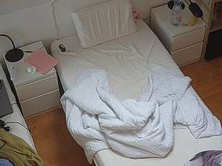 voyeurcam-julmodels-bed-7 webcam model stream image