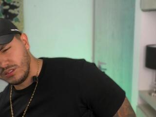 Owen Pierces webcam model stream image