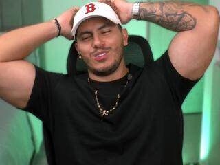 Owen Pierces webcam model stream image