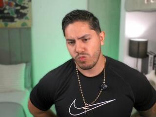 Owen Pierces webcam model stream image