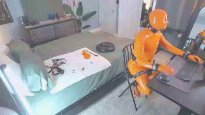 Tightlyrubberd webcam model stream image