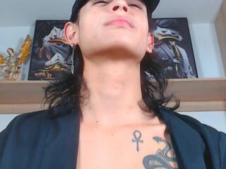 Charlie Tomsom webcam model stream image