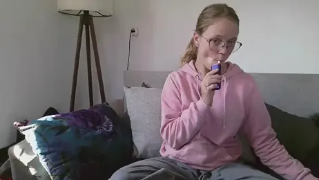 little-leni webcam stripchat model stream image