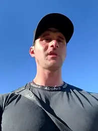 _DownUnderFit_ webcam model stream image