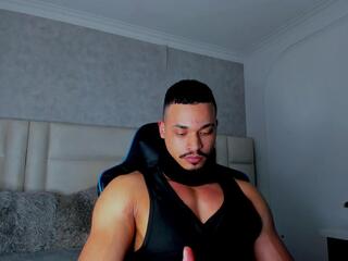 Michael Reinolds webcam model stream image