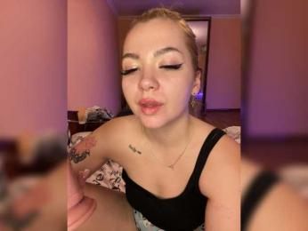 Lumarose webcam model stream image