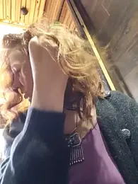 Exhibitionsplit webcam model stream image