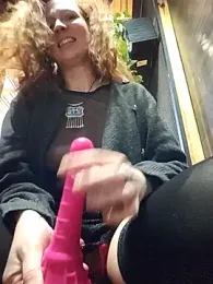 Exhibitionsplit webcam model stream image