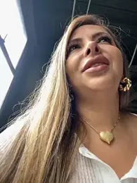 _Abril-Office1 webcam stripchat model stream image