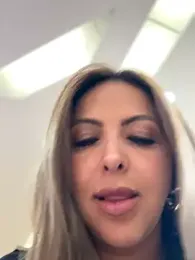 _Abril-Office1 webcam model stream image