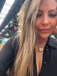 _Abril-Office1 webcam model stream image