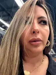 _Abril-Office1 webcam model stream image