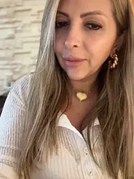_Abril-Office1 webcam model stream image