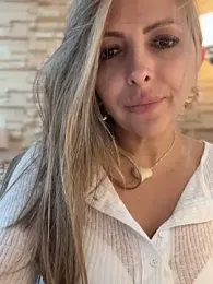_Abril-Office1 webcam model stream image