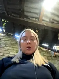 hotamanda01 webcam model stream image