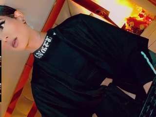 isabellalatingirs webcam model stream image
