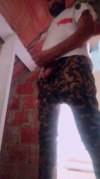 Cuming23 webcam model stream image