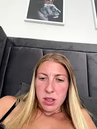 CheekyChelseaX webcam model stream image