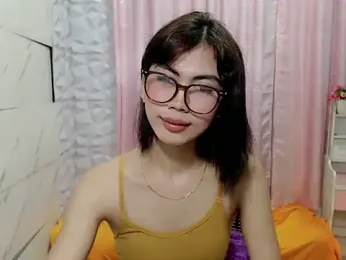 Ur_hottestdella webcam model stream image