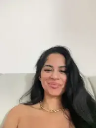 _adelle webcam model stream image