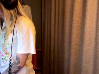 yolondaillovsky webcam model stream image