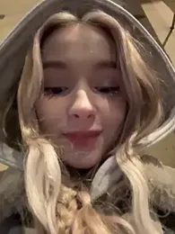 -teenytiny- webcam stripchat model stream image