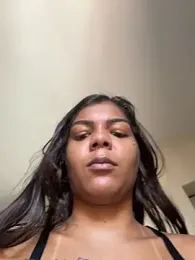 Indiazinhax webcam model stream image