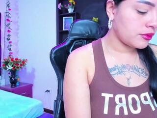 Lucy Hardd webcam model stream image