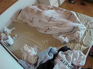 voyeurcam-julmodels-greybed-1 webcam model stream image