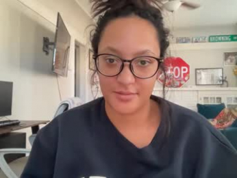 dreamyriri webcam model stream image