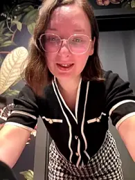 The_Snowwhitee webcam model stream image