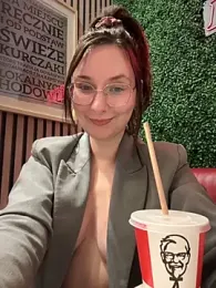 The_Snowwhitee webcam model stream image